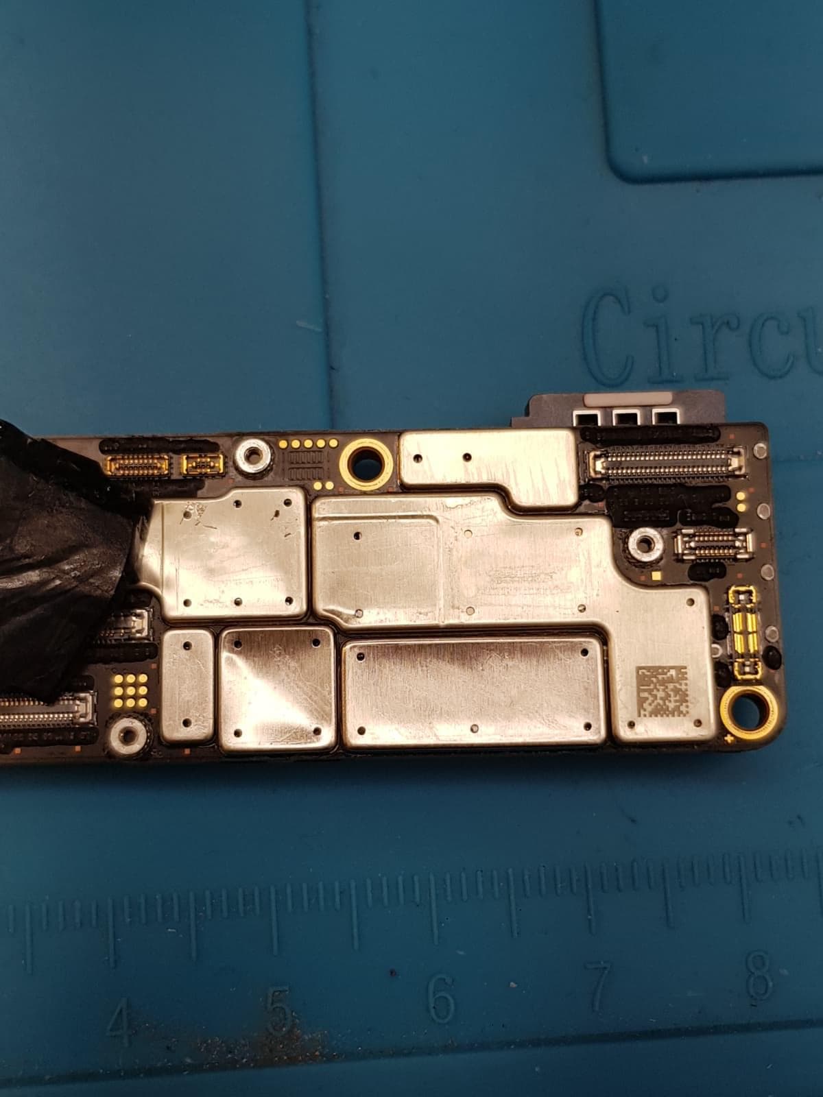Микропайка iPhone в сервисе